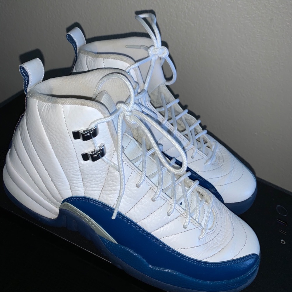 Retro 12 French blue 2016